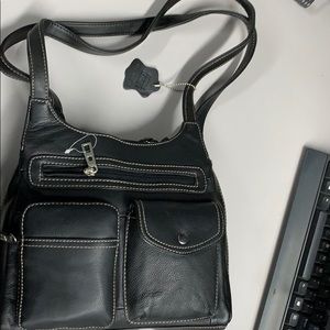 Black Leather Purse w/ multiple pockets. New No tags